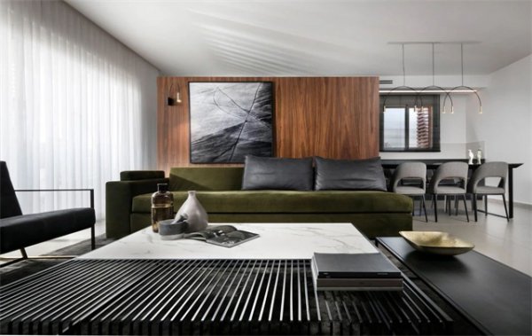 南昌商業空間裝修案例：木地板鋪還可以鋪在墻面上，空間裝修效果驚艷！